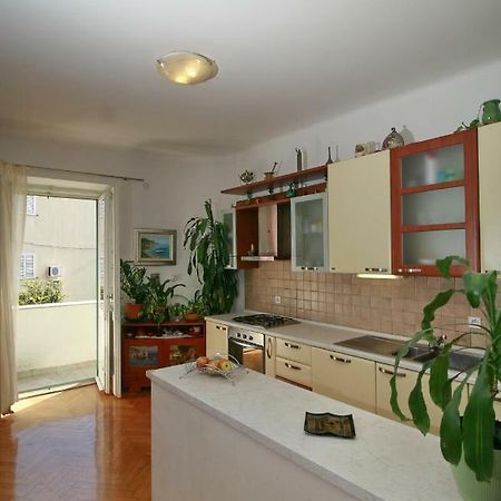 Spacious Apartment In The Center Split Eksteriør billede