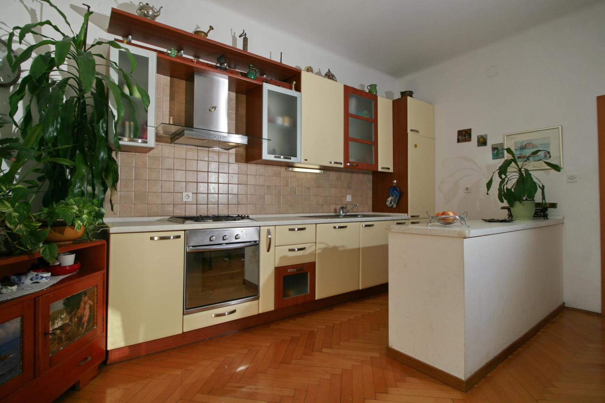 Spacious Apartment In The Center Split Eksteriør billede