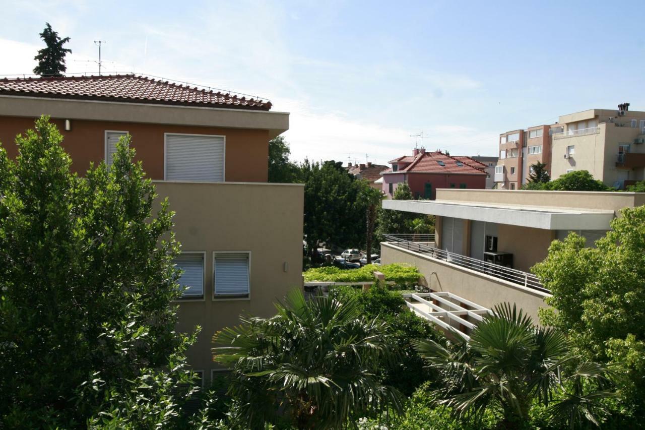 Spacious Apartment In The Center Split Eksteriør billede