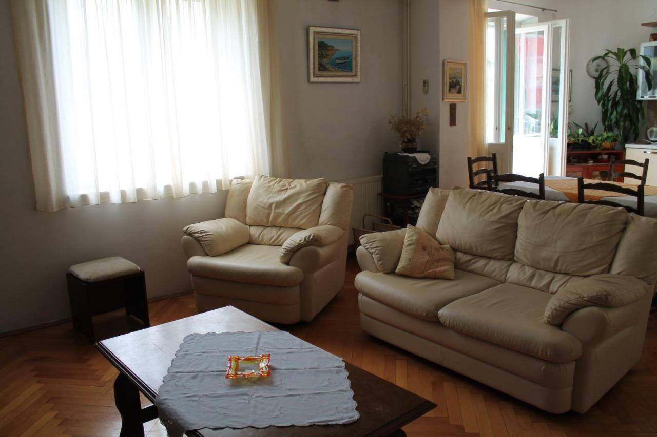Spacious Apartment In The Center Split Eksteriør billede